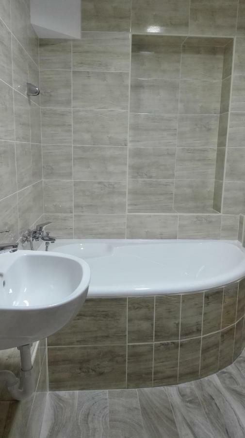 Baross Apartman Капошвар Экстерьер фото